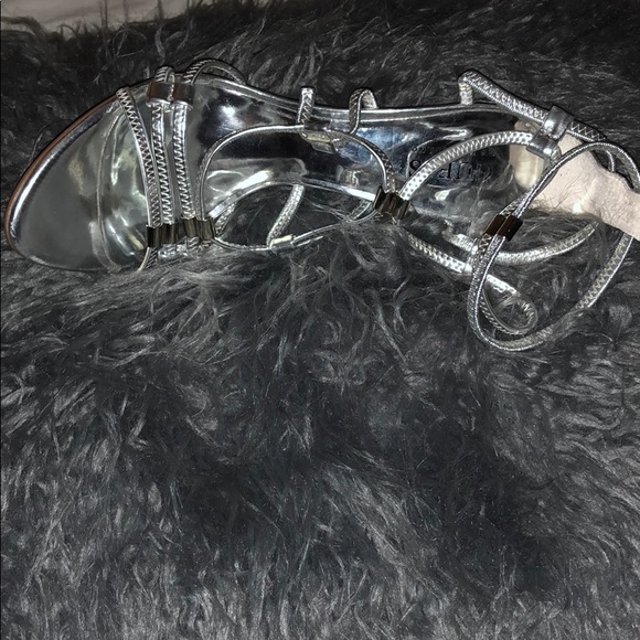 Guess silver sandals, with 4” heel - Picture 5 of 5